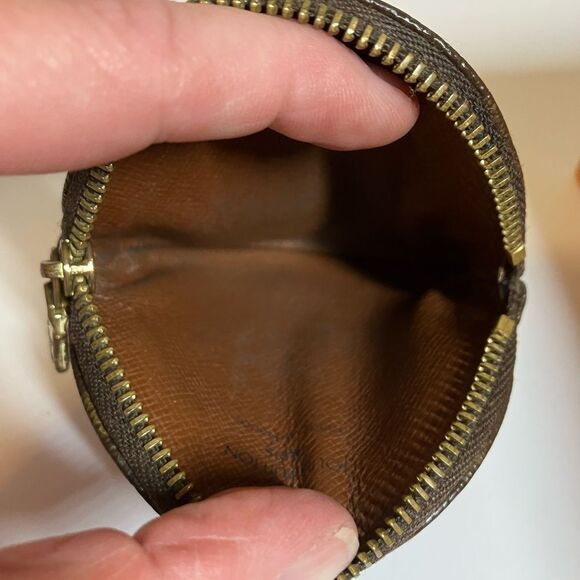 AUTHENTIC Louis Vuitton Coin Pouch - Picture 5 of 6